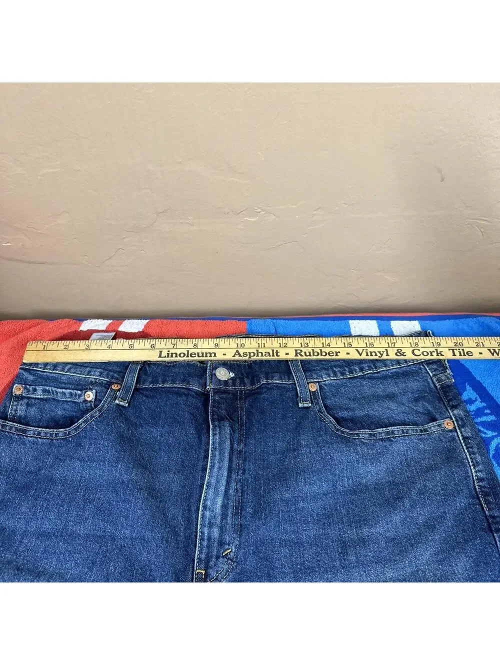 Levis levi 412